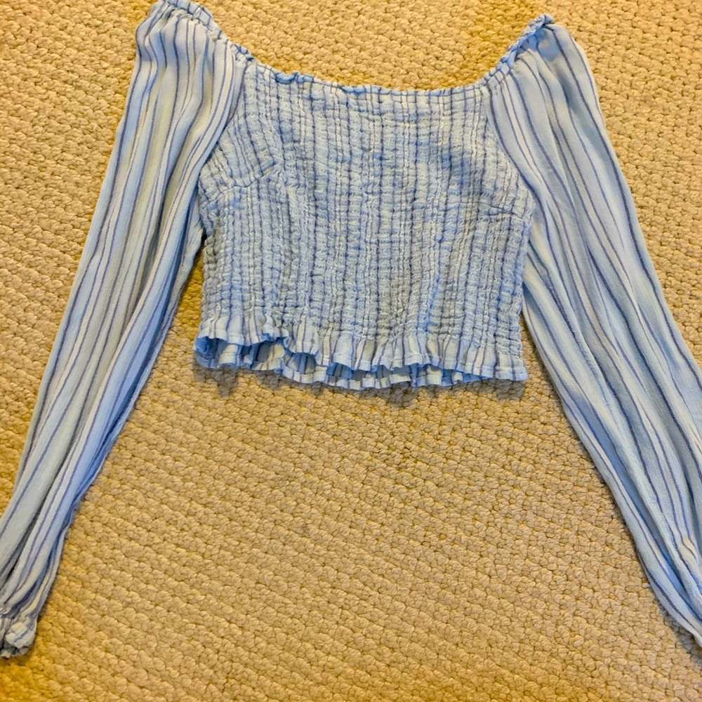 Womans size small blue smocked cropped shirt